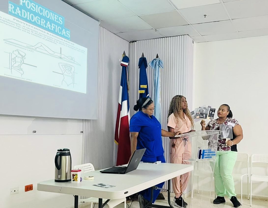 Hospitalmbc1's tweet photo. 💙🏥 Celebramos con alegría la culminación de la segunda cohorte de pasantes técnicos en Rayos X.

Destacamos este importante logro, que contribuye al fortalecimiento de las competencias y a la formación continua de nuestros futuros profesionales.

#HospitalMunicipalBocaChica https://t.co/68XYoULOTH