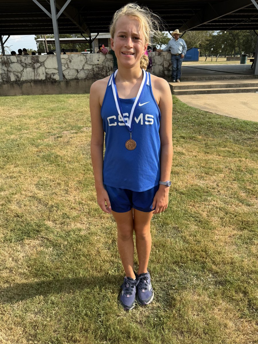 CSMSGA's tweet photo. Congrats to all of our runners yesterday! A special shoutout to the athletes that received medals for a top 15 finish. One 7th grade girl not pictured, Cook. #TheKnightWay #TheRightWay https://t.co/ukCg9yGpQp