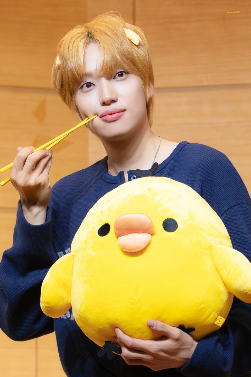 mmong940816's tweet photo. 260906 인마이룸 대면 #니엘 #NIEL 

🐥🐤 https://t.co/jO0NCVuBQI