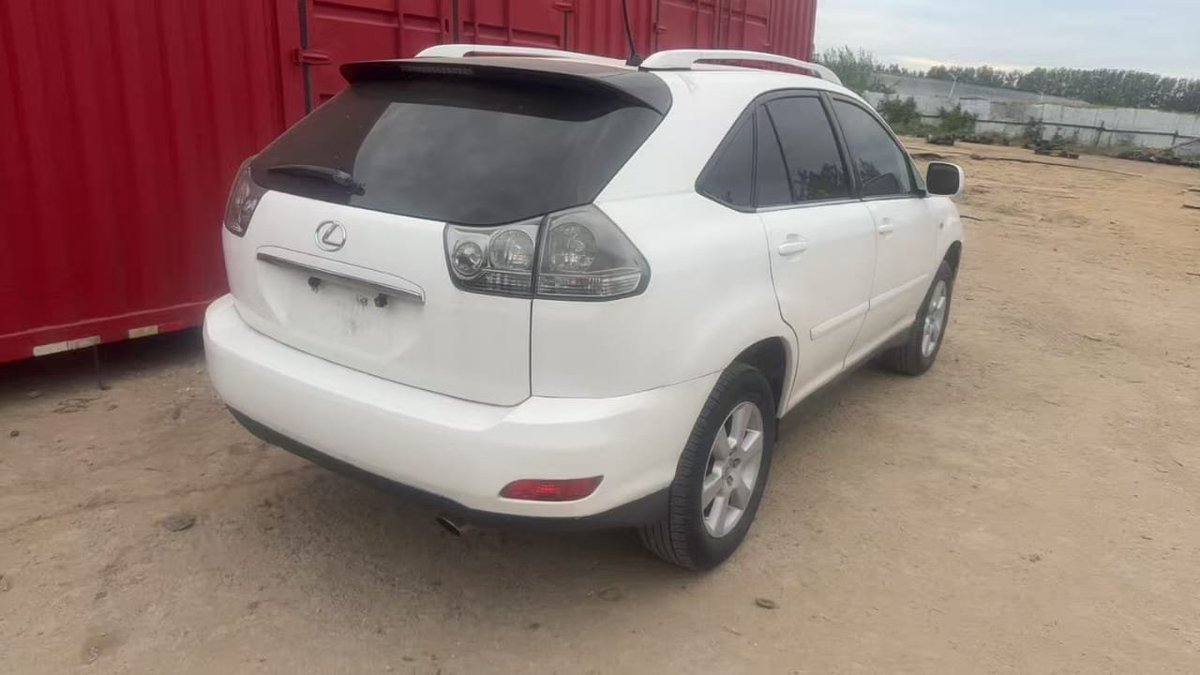 valhelix's tweet photo. Lexus RX 330 from china. featuring a 3.3L V6 engine.

Only N3.5M without shipping charges https://t.co/l8hORfTwL2