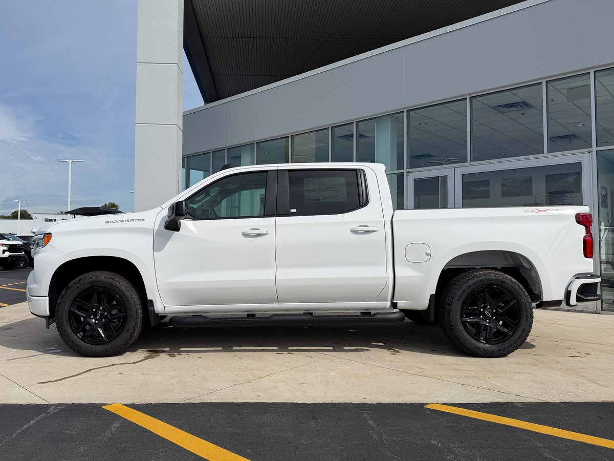 bergerchevy's tweet photo. At Berger, we’ll give you 0% financing on a 2026 #Silverado 1500 when you finance with GM Financial at Berger!* Plus, enjoy 90 days of no monthly payments. Visit the Berger Team or start shopping online today! *See dealer for details.

https://t.co/KMJHRjo0s6 https://t.co/zKld6SxG0R