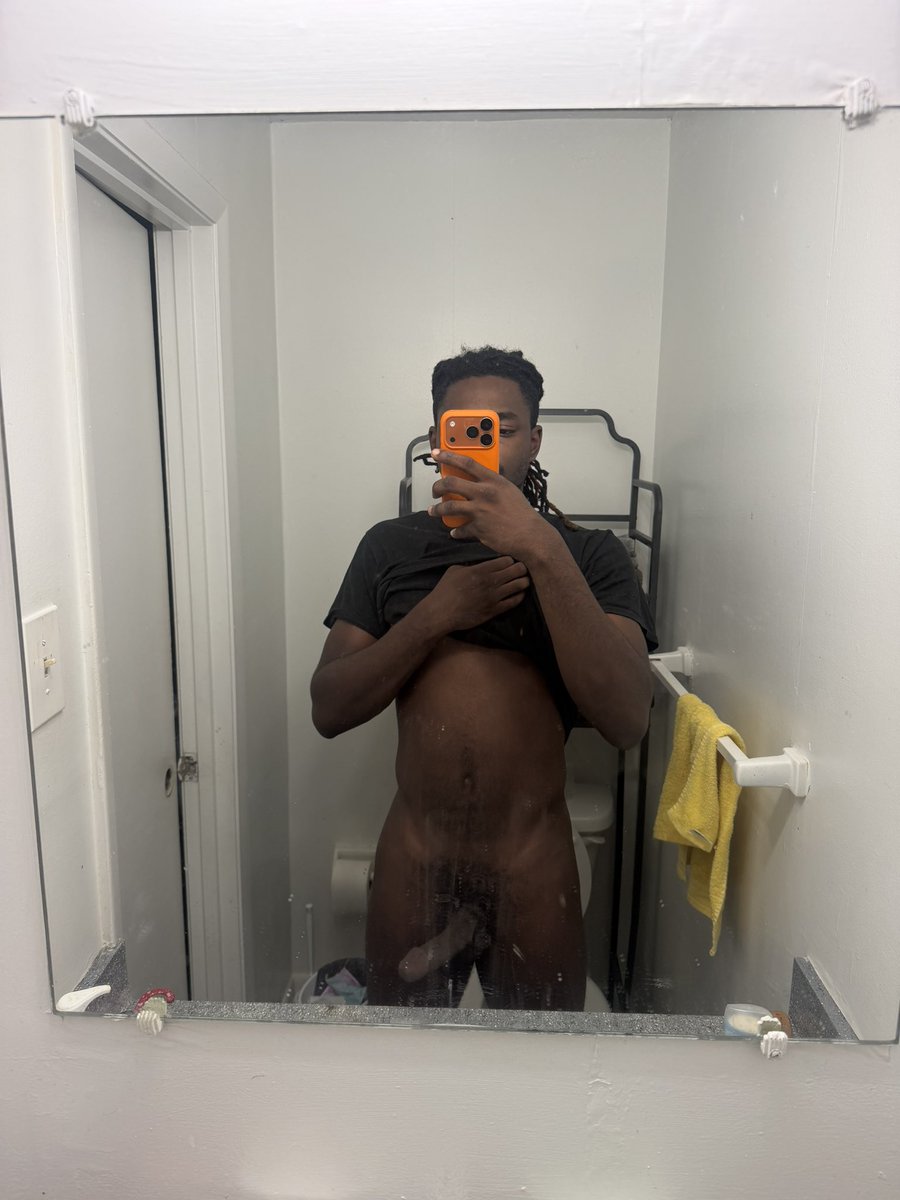23smaxk's tweet photo. he said goodmorning 😏 https://t.co/3YCylYG25v