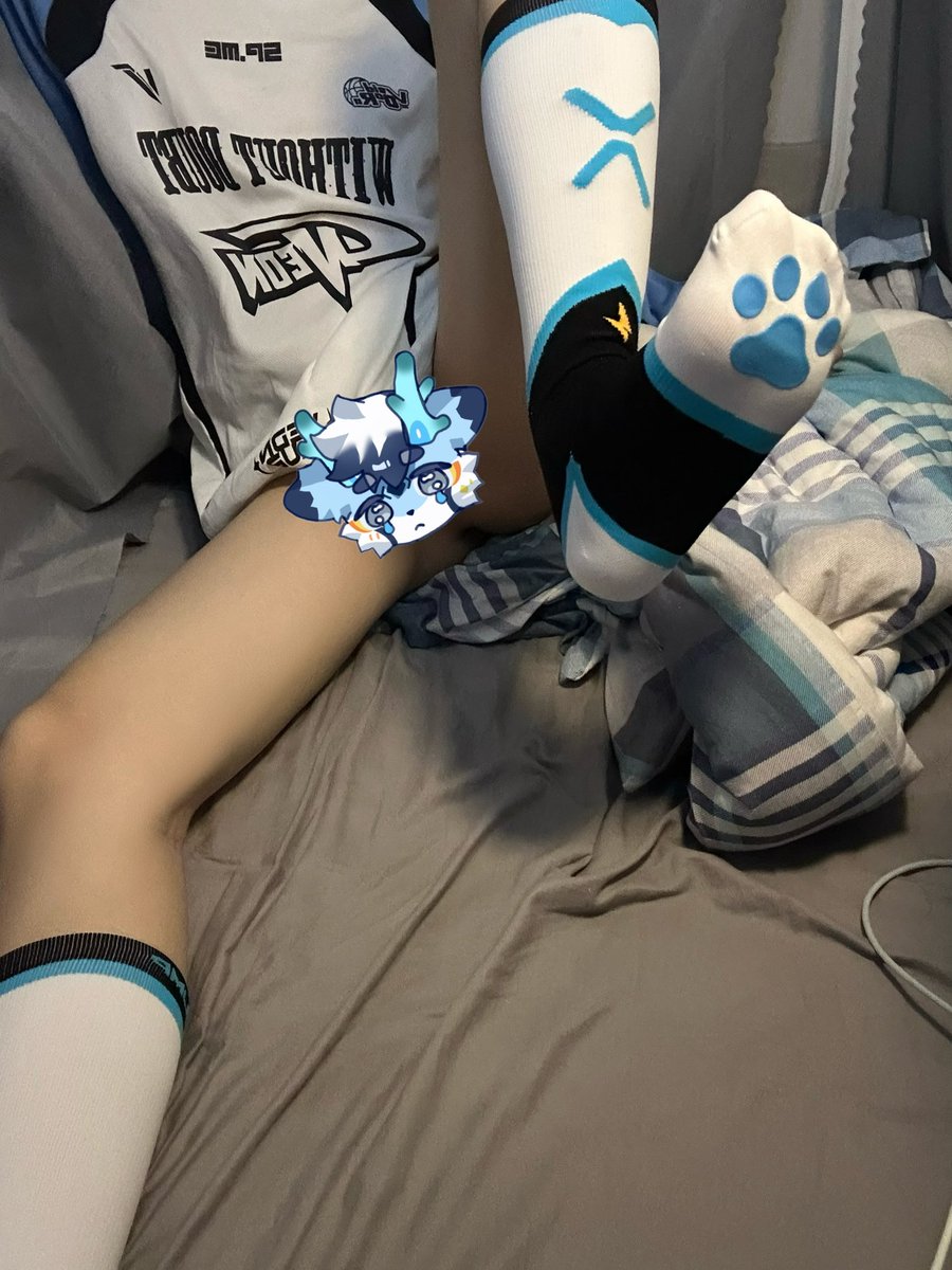 HongGoldsobptt's tweet photo. 赏听话小乖狗欣赏我的美足底 https://t.co/yQKw1e3hMg