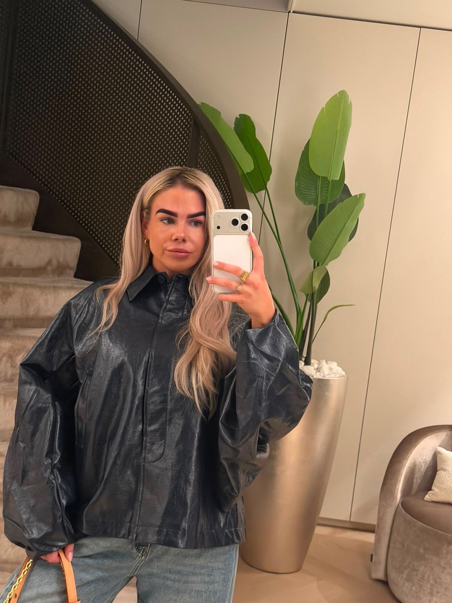 DalePinnoci3's tweet photo. How cool is this jacket, girls? Shop it in different colors—be quick, they’re selling fast! https://t.co/bluEcU2H4l