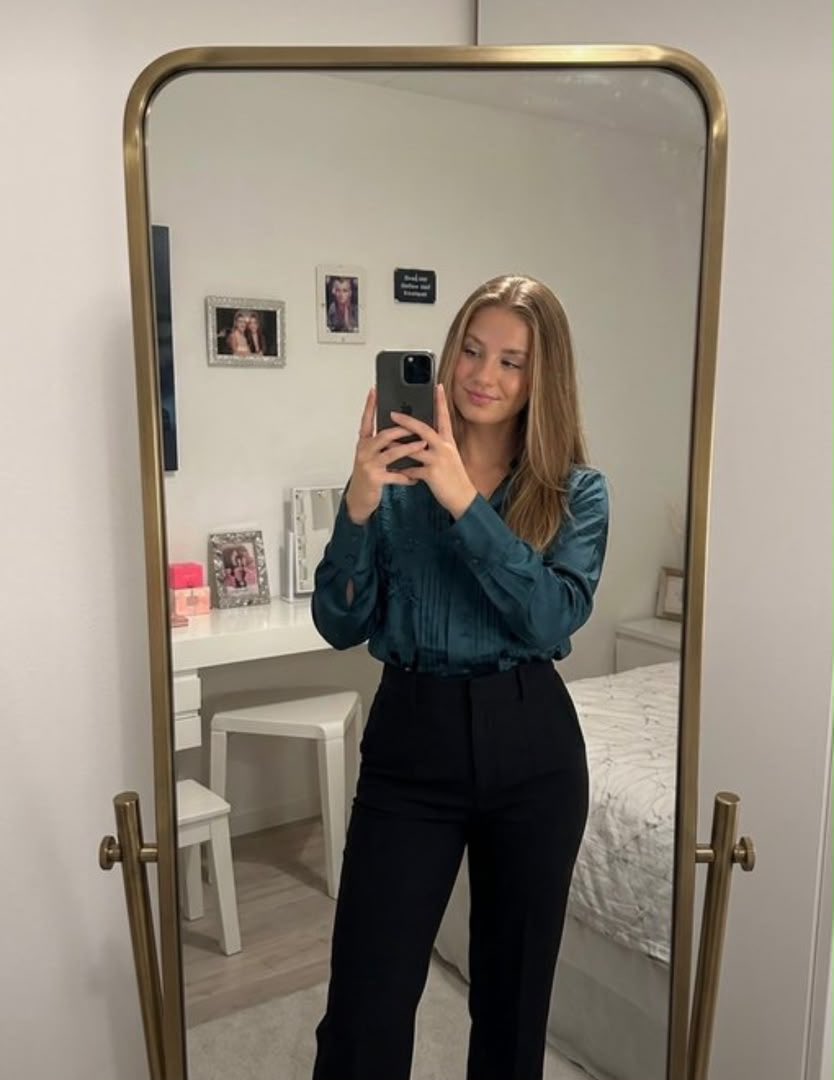 leonor_de_ast's tweet photo. Ready for today’s schedule. https://t.co/PKDf8E5LCs