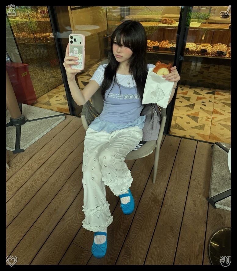 ct9amash's tweet photo. 🦳Cedar cookies Cookies, addedLater that afternoon, she slipped into a relaxed beach outfit—a striped romper—along with flip-flops and a crossbody bag. She headed to a seaside café, where she enjoyed a salad and a chilled beverage. https://t.co/8poO6XWy4k