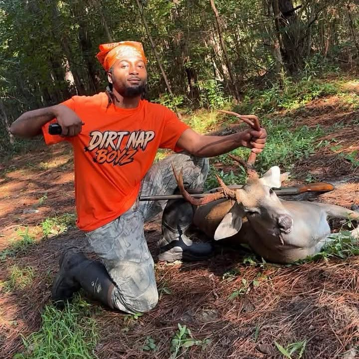 nchuntnfish's tweet photo. Rodrick Ladson gave this Andrews, SC 6-point a dirt nap during a dog drive! #dirtnapboyz #AndrewsSC #DogDrive #Carolina #Outdoors #Hunting #Hunt #DeerSeason #Deer #WhitetailDeer #Buck #SouthCarolina #CarolinaSportsman https://t.co/Gk0WEUlsZp