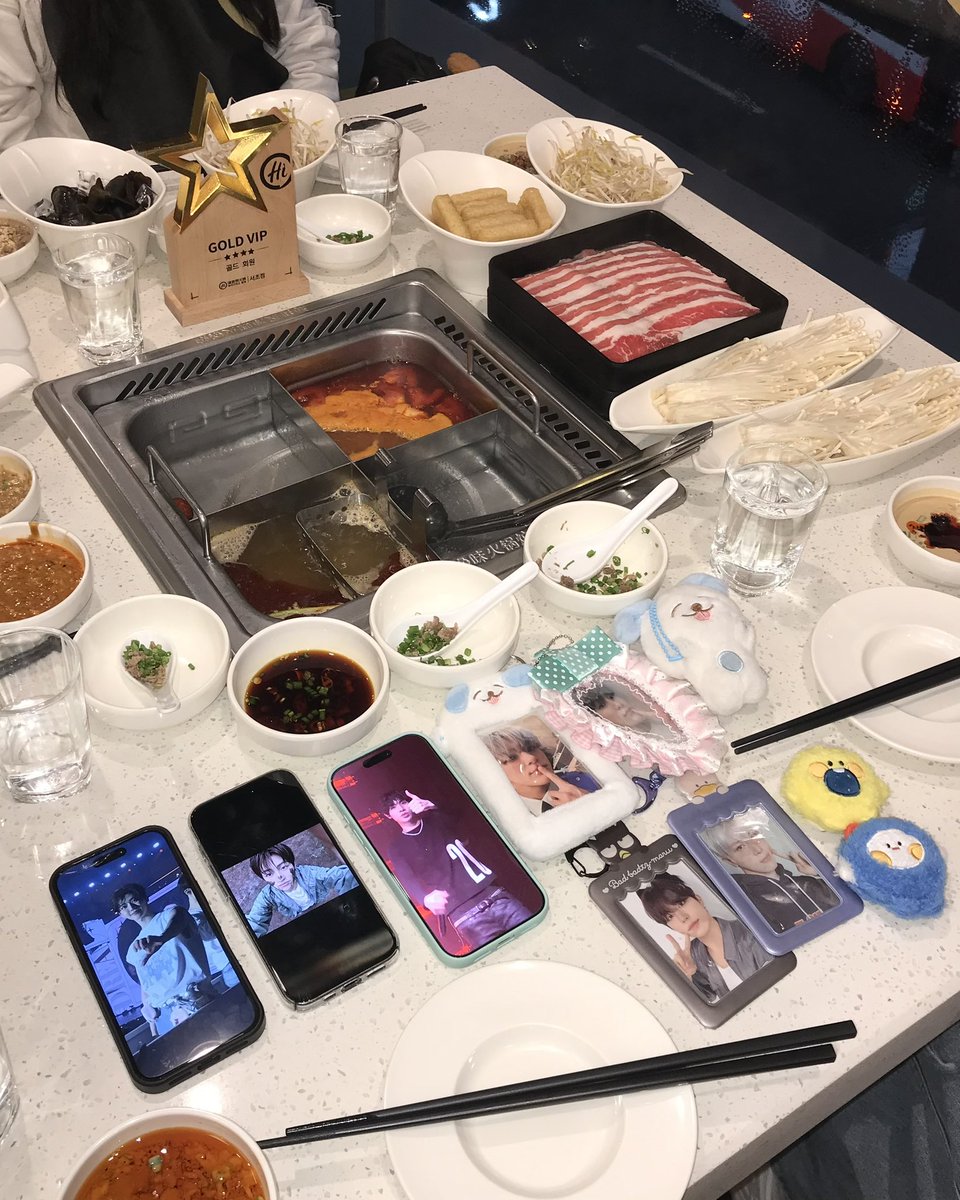 mneoow's tweet photo. 민경현 넌 못먹겠지 https://t.co/wA1DZlsC5q