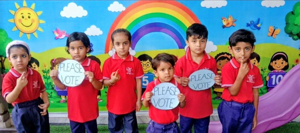 kkkayamkhani's tweet photo. #मतदान हमारा अधिकार ही नहीं, जिम्मेदारी भी है।
घर से निकलें और मतदान करें 🙏
#pleasevote
#मतदान_जरूर_करे
@ECISVEEP https://t.co/5poS6QiR2c