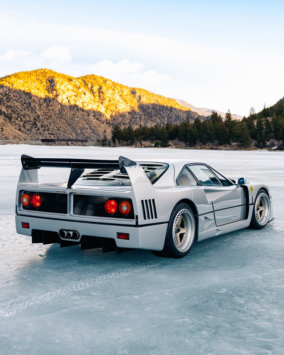 ApexDistrictX's tweet photo. Legendary F40 with some legendary people! https://t.co/dw6zK2afED