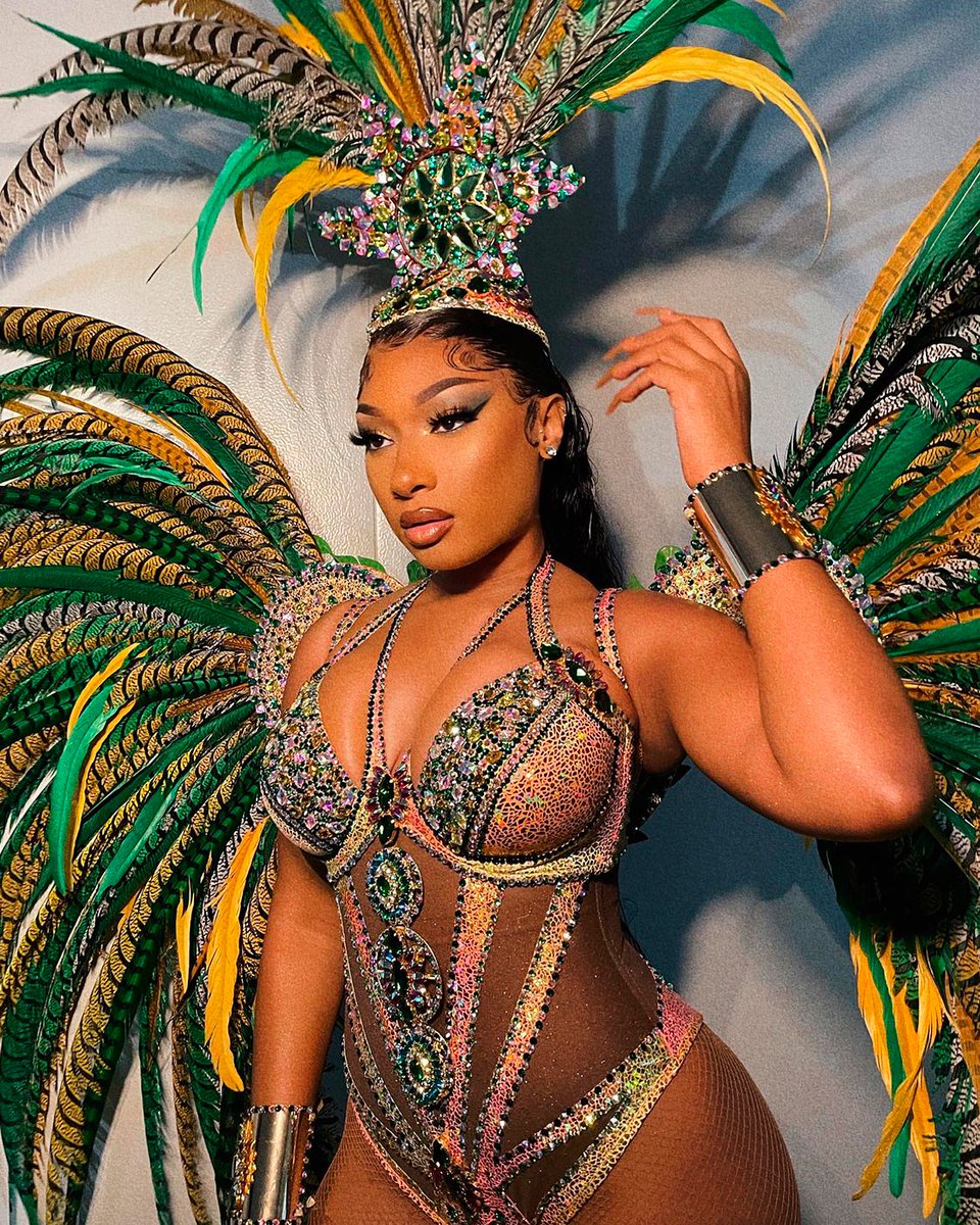 igorogh's tweet photo. Há 4 anos, Dua Lipa, Megan Thee Stallion e Rita Ora se apresentavam no Rock in Rio 2022, com Pabllo Vittar fazendo uma participação especial a convite de Rita. 🎸 https://t.co/5eTljkyLVV