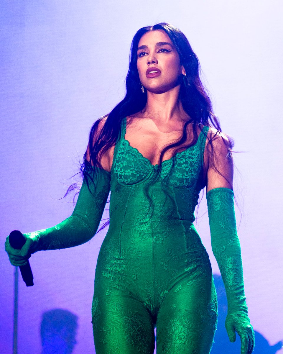 igorogh's tweet photo. Há 4 anos, Dua Lipa, Megan Thee Stallion e Rita Ora se apresentavam no Rock in Rio 2022, com Pabllo Vittar fazendo uma participação especial a convite de Rita. 🎸 https://t.co/5eTljkyLVV