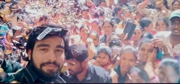 kalyanpadala88's tweet photo. At clara opening 
#kalyanpadala
#biggbosstelugu9
#biggbosstelugu10 https://t.co/FOscQFASdX