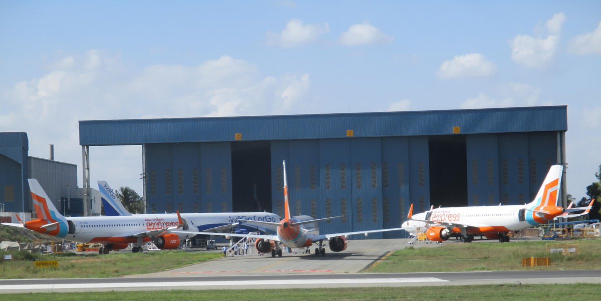 HosurPlaneSpot's tweet photo. 🚨 A MASSIVE AIR INDIA EXPRESS TAKEOVER AT HOSUR!🧡

Since 1st Sep, these three beauties — VT-TYE, VT-TYG &amp; VT-BXQ — have been spotted together outside the MRO hangar! 🛠️

Ex-Vistara A320neos meet the B737 MAX 8!✨

#AvGeek #Aviation #AirIndiaExpress #B737MAX #A320neo #Hosur https://t.co/8AlhDRA5OJ