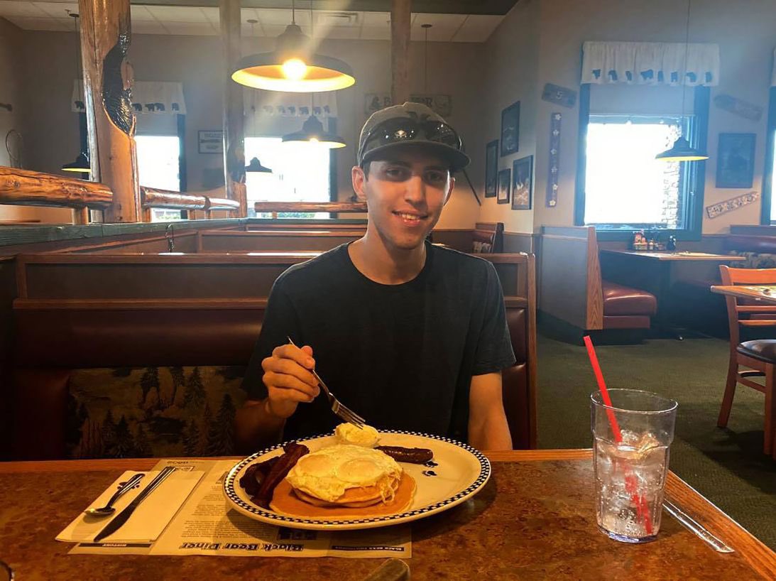brndxix's tweet photo. breakfast with the homie https://t.co/dtRYzlI0Im