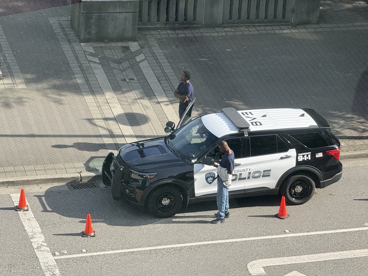 rookienorthbts's tweet photo. BTS 📸 | Count3D via Twitter [09.09.26]

— THE ROOKIE: NORTH filming at Cordova St and Bute St. #Vancouverfilm #filmingonlocation #therookie https://t.co/NCXyW6oEWK