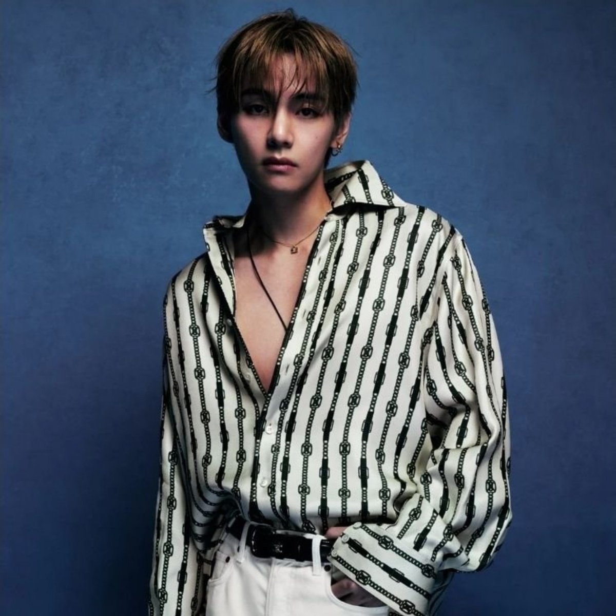 koovarbie's tweet photo. Taehyung has such an eloquent way of putting his thoughts into words.

🐯: Pop music taught me how to reach millions, but jazz and art taught me how to reach one person sitting alone in the dark.

🐯: When the world is moving at maximum speed, the most radical thing you can do is slow down, lean back, and let the silence speak.

🐯: I don’t look at fashion as a costume for the stage. It’s an extension of how I breathe, how I feel the light in a room, and how I tell a story without saying a word.