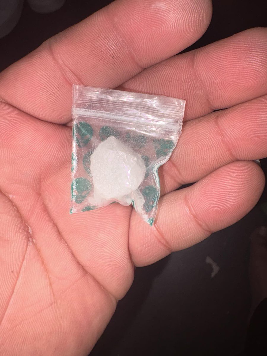 DRANK3t's tweet photo. Weird smelling dope. Is it bad? #drugtwt #meth https://t.co/uvsHrPT8m6