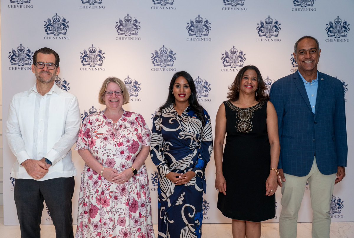 ukindomrep's tweet photo. Gracias a @luismdecamps, @mescytrd, @ambienterd y @fundacionbrugal e invitados especiales por sumarse a esta celebración del liderazgo, la educación y los vínculos entre el Reino Unido y la República Dominicana. https://t.co/oVJC76jZC4