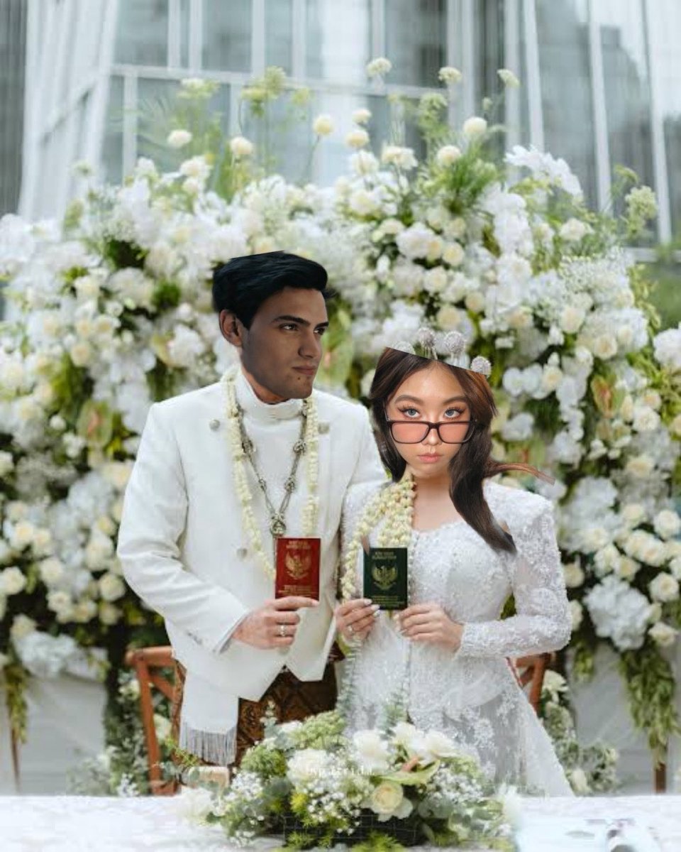 utasPHARITA's tweet photo. CIEEE CONGRATS YA @utasGABRIEL @utasANYI https://t.co/kgot7JmwSI