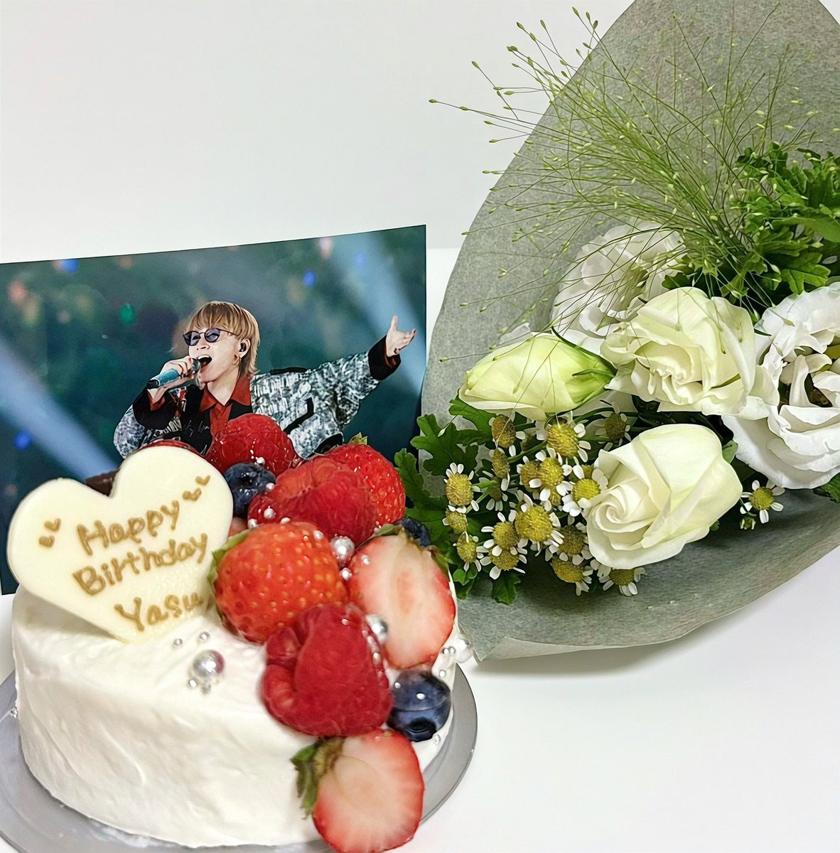 s2_qq8's tweet photo. 。　♥ 。　   †⛧　　♰.˚
⛧+　＼　　｜　　／。　⛧
 　      sʜᴏᴛᴀ ʏᴀsᴜᴅᴀ
        ʜᴀᴘᴘʏ ʙɪʀᴛʜᴅᴀʏ
                  𝟦𝟤ᴛʜ
♰。　／　　｜　　＼　+
   　+。 　　。　　♥ https://t.co/RrdSGhLtv2