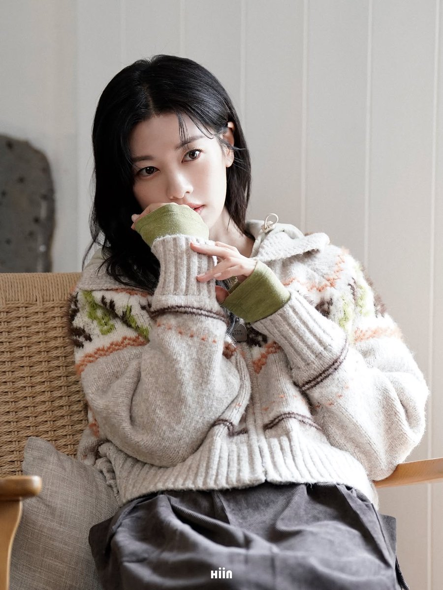 sominn_j's tweet photo. [#정소민] JUNG SOMIN X BBC EARTH BEHIND 📸 #JUNGSOMIN @somin_jj #비비씨어스 #BBCEARTH #흰엔터테인먼트 https://t.co/X0eQgZsdb5