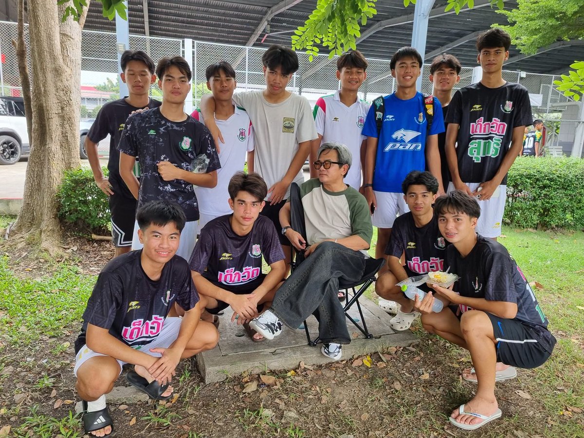 T0Hu14's tweet photo. พรุ่งนี้รอบรองฯ 
ชนะได้ไปรอบประเทศ
ฟุตบอล7คน ส.บ.ม.ท.คัพ
🩷🤍💚 https://t.co/VOyeLTEpmJ