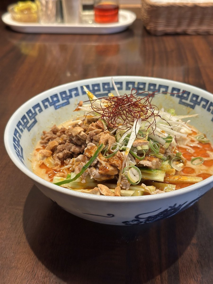 6319Dia's tweet photo. 雨ばっかり、梅雨の時より多い？
元祖酒粕担々麺のきんちゃんのまかないシリーズ！よだれドリ冷やしカレー担々麺でーす😊 https://t.co/DD7SDhVfa7