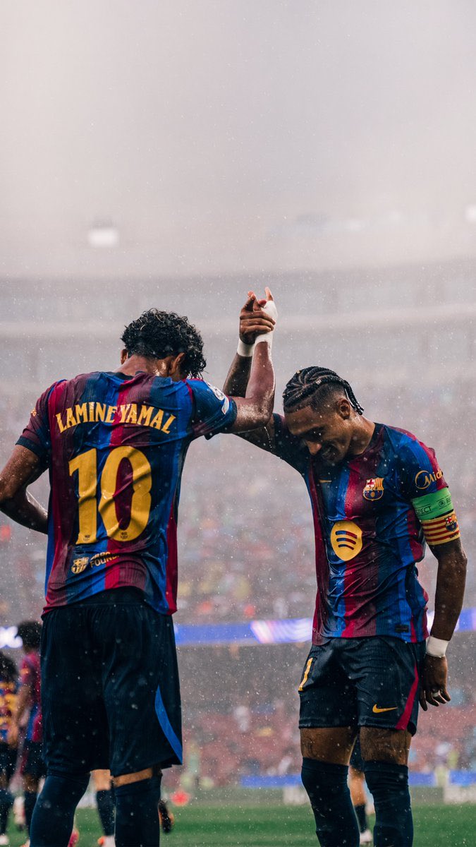 BarcaUniversal's tweet photo. 📱 A Lamine Yamal x Raphinha wallpaper. https://t.co/By7VKI7wCx