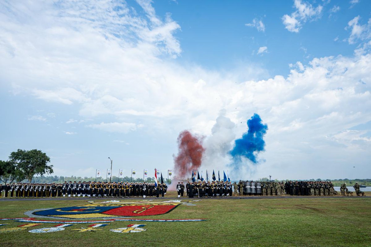 SantiPenap's tweet photo. En conmemoración del Día de la Armada Paraguaya y de su santa patrona, la Virgen Stella Maris, que celebraremos este 12 de septiembre, acompañé el acto oficial para rendir homenaje a los hombres y mujeres que defienden nuestra soberanía naval. https://t.co/B9cRIFxaLf