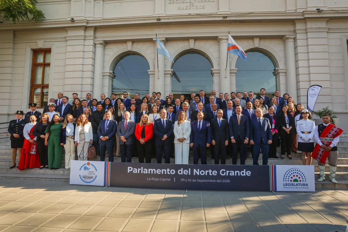 TeresitaMadera's tweet photo. Desde el Norte Grande alzamos la voz para cambiar la historia!

Más de 100 parlamentarios de nuestras 10 provincias nos encontramos para defender nuestra región, nuestros recursos y el futuro de nuestra gente.

Unidad, estrategia y acción. Ese es el camino. https://t.co/0Rx1an0w6i