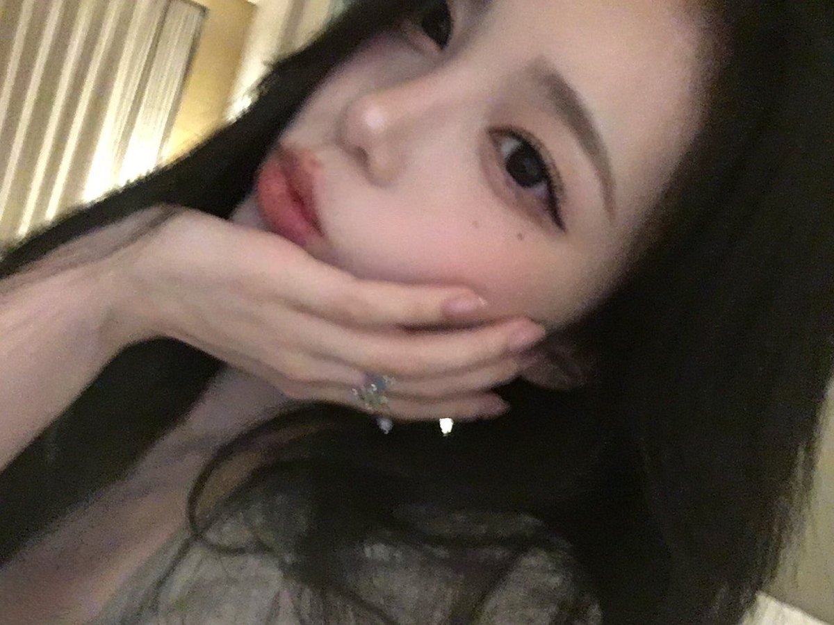 aessssu's tweet photo. 껙 https://t.co/DhKFpgaYA8
