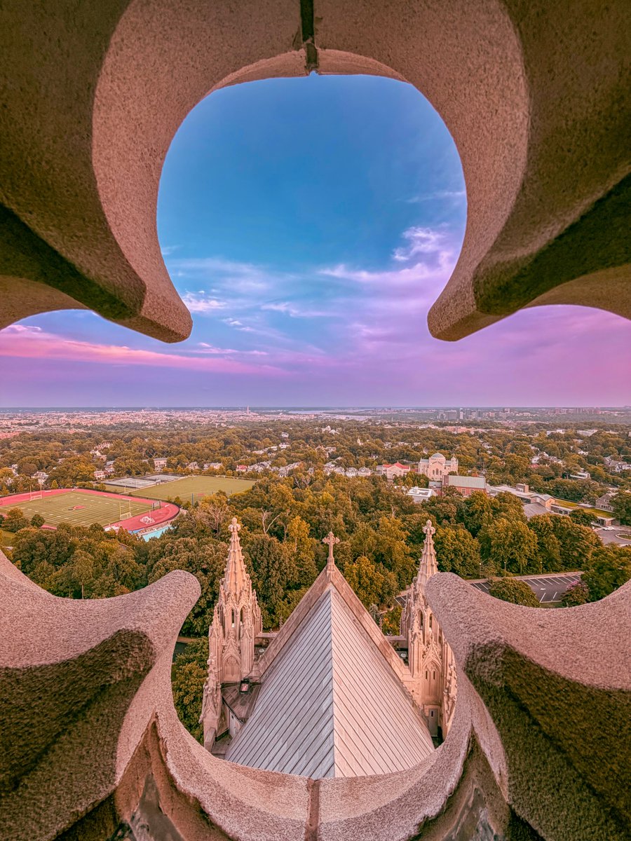 washingtondc's tweet photo. Sunset looks a little different from up here. 🌅💗

📍 Washington National Cathedral

📸: travelwithbethlehem / IG #Only1DC https://t.co/OMasir0v0t