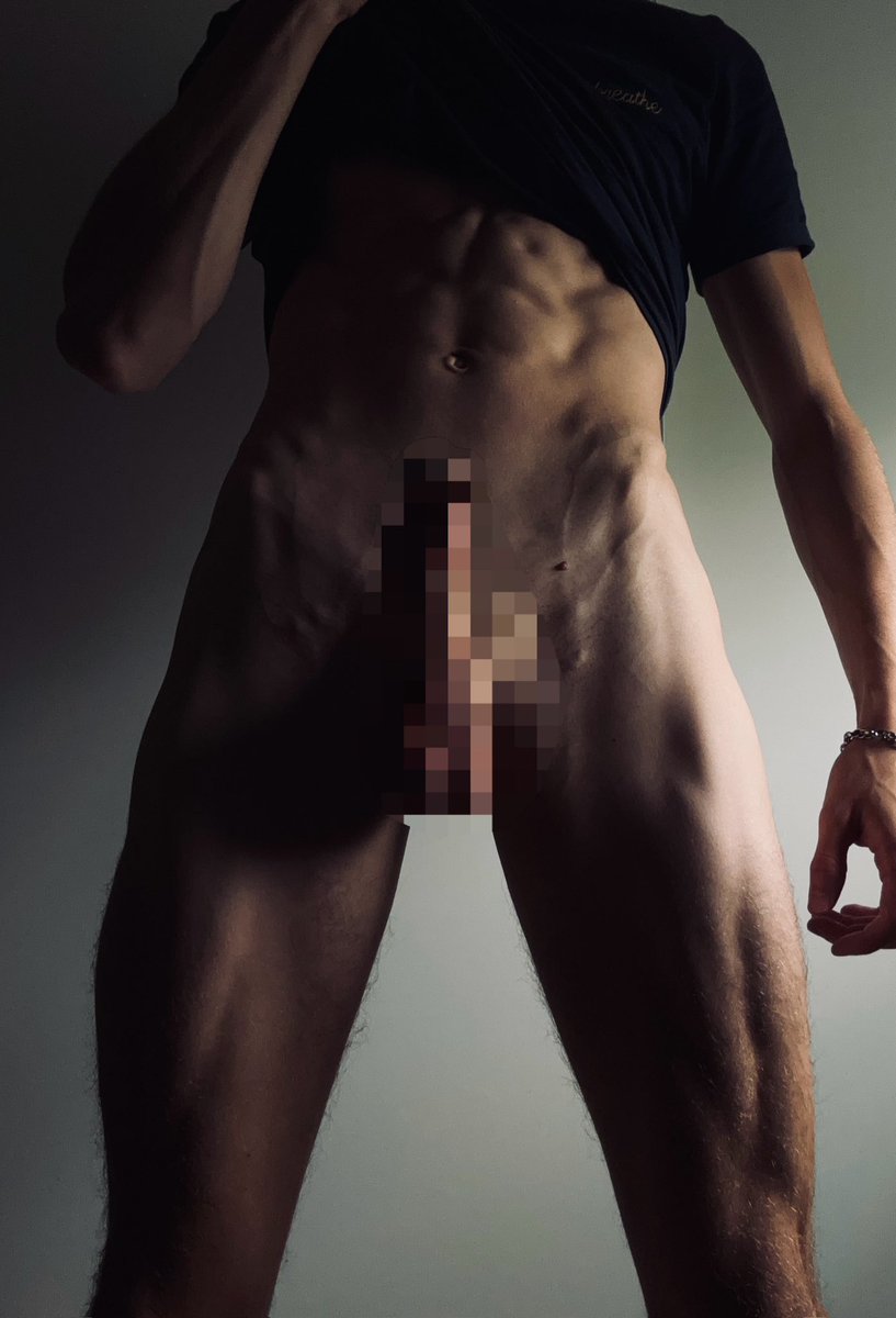 Naughty_leeo tweet picture