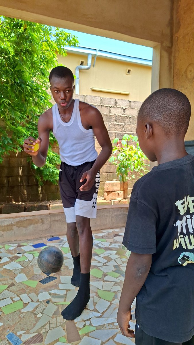 burkinagrind's tweet photo. THE MISSION

HERE TO BOOST WHO WANT TO ADVANCE.
THE JOURNEY STARTS HERE.

YOU DON'T NEED MORE. DO MORE.
BURKINA GRIND IS YOURS

#burkinagrind #nextgen #stepbystep #domore https://t.co/lYG8JeMJqA