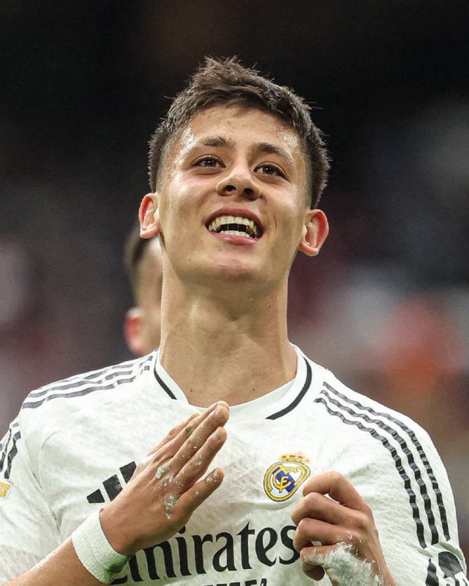 theMadridZone's tweet photo. HERE TO STAY. ✍️🤍 https://t.co/eRByoGUTla