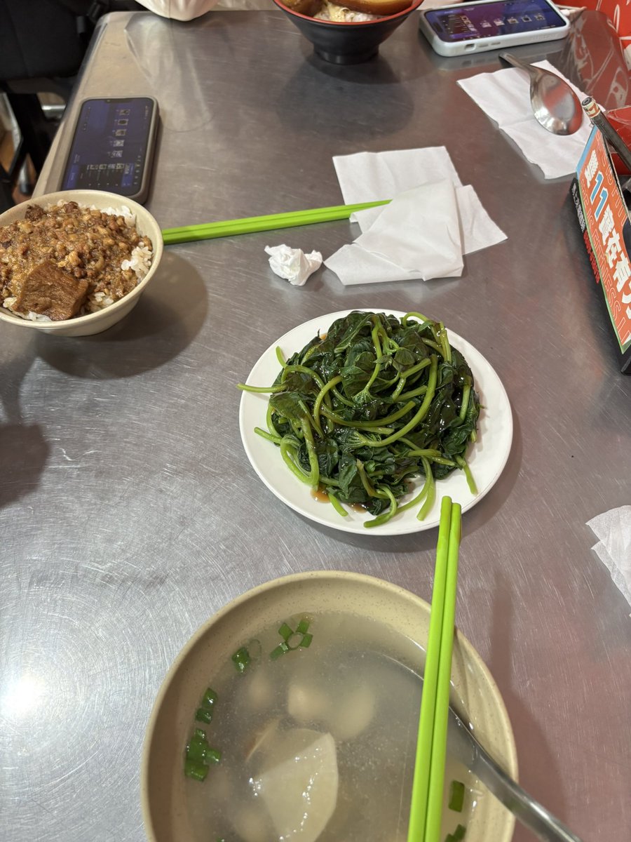 weiii_of1_'s tweet photo. 一整天都很想吐
我盡力撐完了
表演？
好想大哭
我真的好難過
總有些事情是時間無法稀釋 歲月無法沖淡
祝願你 一切都好 https://t.co/i6b5rfLXwJ