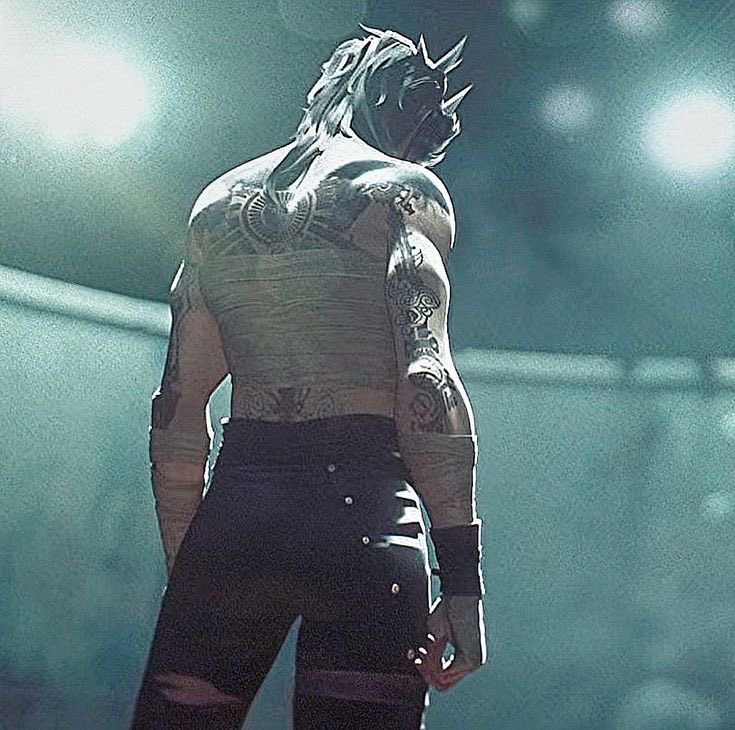 vncentrn's tweet photo. Vi’s body card is insane like just look at her back she’s so fit and hot😮‍💨 https://t.co/pLoDhA3I5a