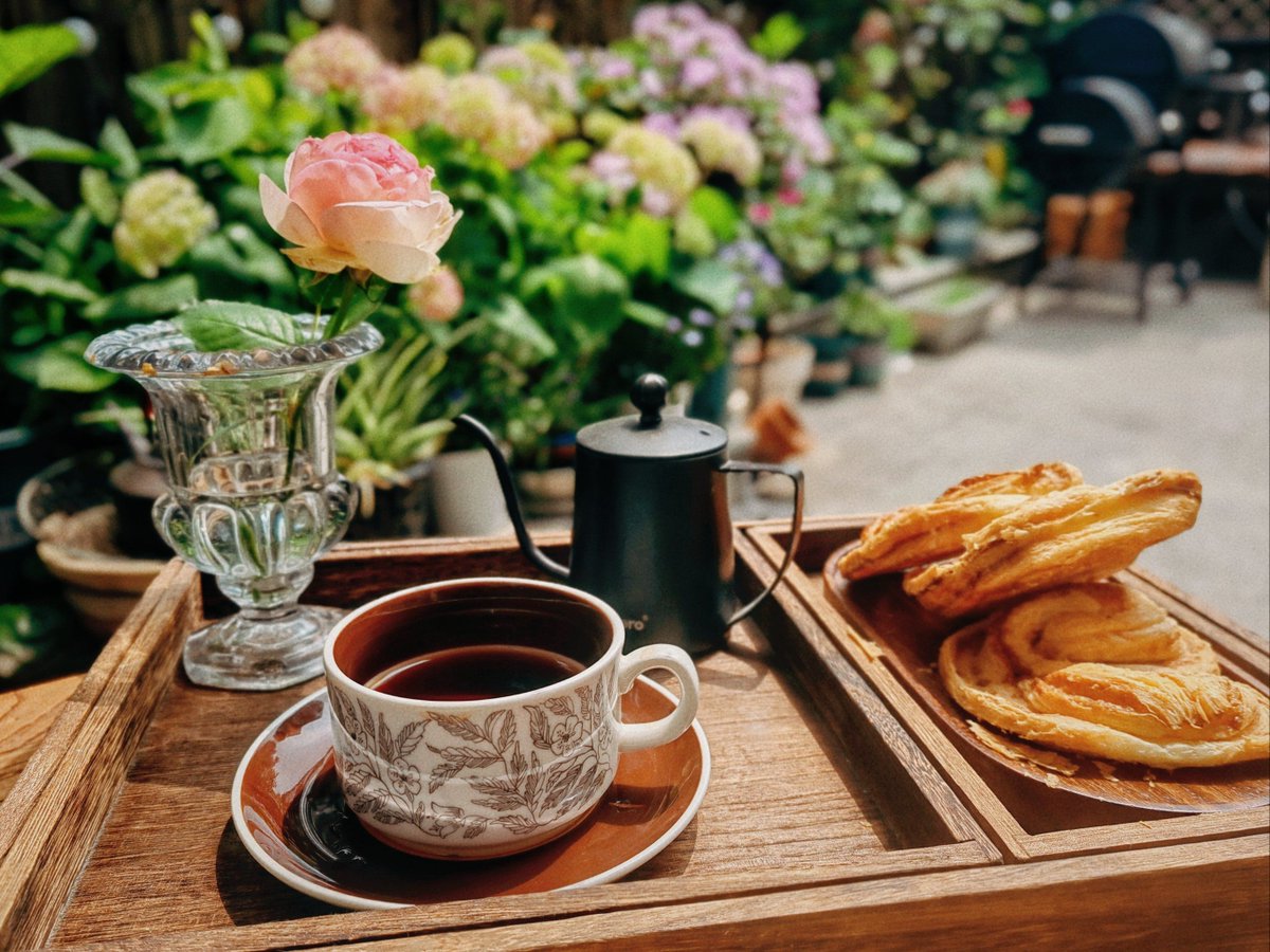 JenFrinkytb0's tweet photo. Mi café con medialunas y una buena canción para disfrutar de la tarde tranquilamente ， https://t.co/qd2vsG3C4d