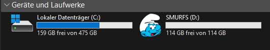 lucerthebucer23's tweet photo. MY MOM BOUGHT ME A SMURFS FLASH DRIVE AND IT GOT A CUSTOM ICON https://t.co/fNYbn3PC6r