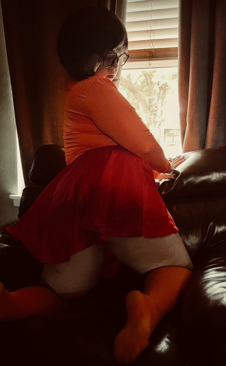 Silkytaco's tweet photo. Do I make a good Velma 🥰 https://t.co/ueLDI4Z2Hr