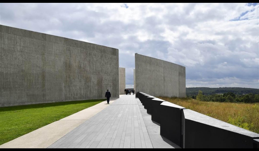 Xnews_Global's tweet photo. These are images of the Flight 93 National Memorial in Shanksville, Pennsylvania—the site where the plane crashed. The memorial includes a white stone wall engraved with the names of every victim, a memorial plaza, and a 93-foot-tall memorial bell. https://t.co/5dxIACdaVx