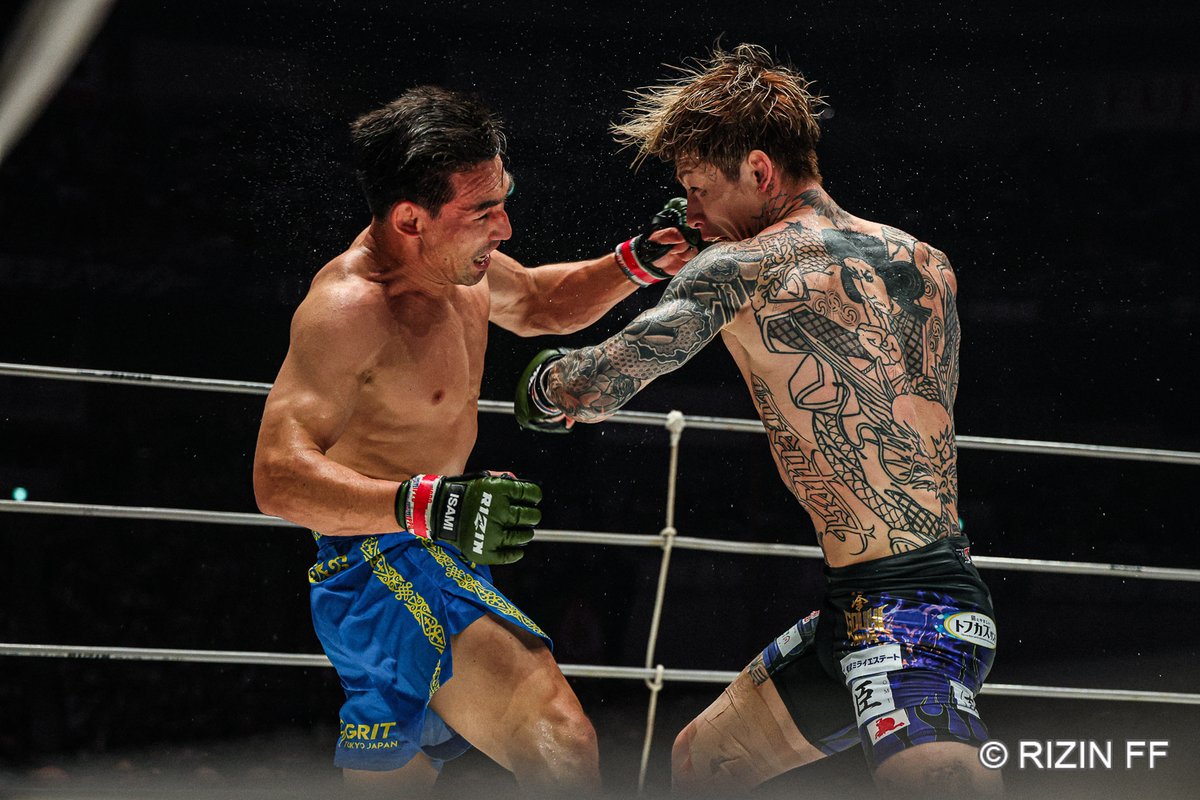 nobu_sakakibara's tweet photo. 本日は、ANGEL CHAMPAGNE presents 超RIZIN.5 浪速の超復活祭りをLIVE観戦、LIVE視聴いただき誠にありがとうございました！
平日にも関わらず、かつ、悪天候続きの中、心あるファンの皆さんに支えてもらって、初の開催となった京セラドームで大熱狂を創り出すことが出来ました。
本当にありがとうございました。
10月3日の長崎大会、11月8日千葉大会、そして、大晦日の名古屋ドーム大会と年内3大会、引き続き皆さんをもっともっとワクワク、ドキドキさせられる様に精進します。
ご期待ください！
#RIZIN
#超RIZIN5
#アベマで超RIZIN