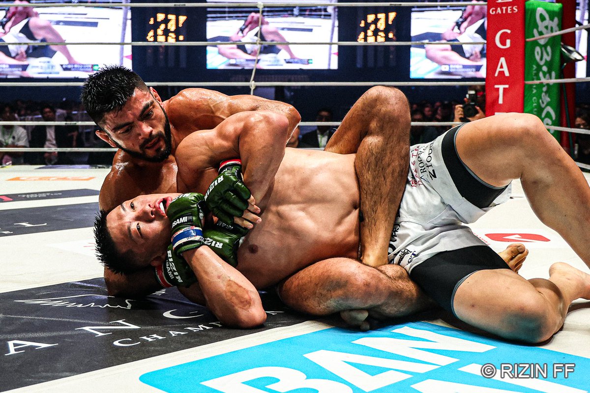 nobu_sakakibara's tweet photo. 本日は、ANGEL CHAMPAGNE presents 超RIZIN.5 浪速の超復活祭りをLIVE観戦、LIVE視聴いただき誠にありがとうございました！
平日にも関わらず、かつ、悪天候続きの中、心あるファンの皆さんに支えてもらって、初の開催となった京セラドームで大熱狂を創り出すことが出来ました。
本当にありがとうございました。
10月3日の長崎大会、11月8日千葉大会、そして、大晦日の名古屋ドーム大会と年内3大会、引き続き皆さんをもっともっとワクワク、ドキドキさせられる様に精進します。
ご期待ください！
#RIZIN
#超RIZIN5
#アベマで超RIZIN