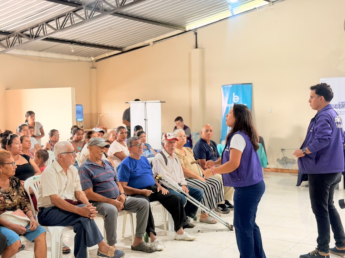 GoberManabi's tweet photo. Aproximadamente 150 ciudadanos de la comunidad La Encantada, en la parroquia Riochico, cantón Portoviejo, participaron en una nueva Brigada del Gobierno Nacional. https://t.co/nHBTmSXi0p