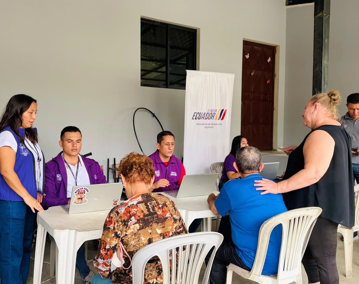 GoberManabi's tweet photo. Aproximadamente 150 ciudadanos de la comunidad La Encantada, en la parroquia Riochico, cantón Portoviejo, participaron en una nueva Brigada del Gobierno Nacional. https://t.co/nHBTmSXi0p