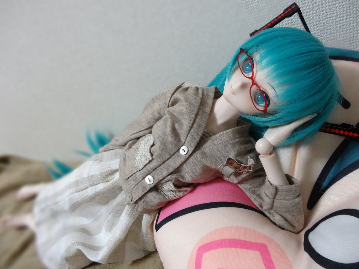 ma_ko222's tweet photo. 生成AI Claudeくんに読み込ませたら、
「お客様！困ります！あーっ！いけません！エッチすぎで画像処理できません！」と言われた写真2枚添付します。
ご査収ください。

Claudeくん童貞過ぎませんか…？ https://t.co/TcWKL74Kti