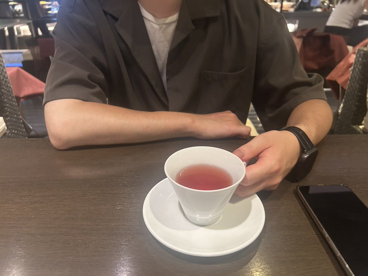 sakura_sakb's tweet photo. そういえば、、、
少し前にTwitterで知り合った方とお会いしてお茶してきました🫣
いつも助けてくれて色々力になって頂いてたのでお礼にもならないとは思うんですけど🥹

とっても優��くしてくれました💖
ありがとうございました☺️ https://t.co/WnnuXvI28R