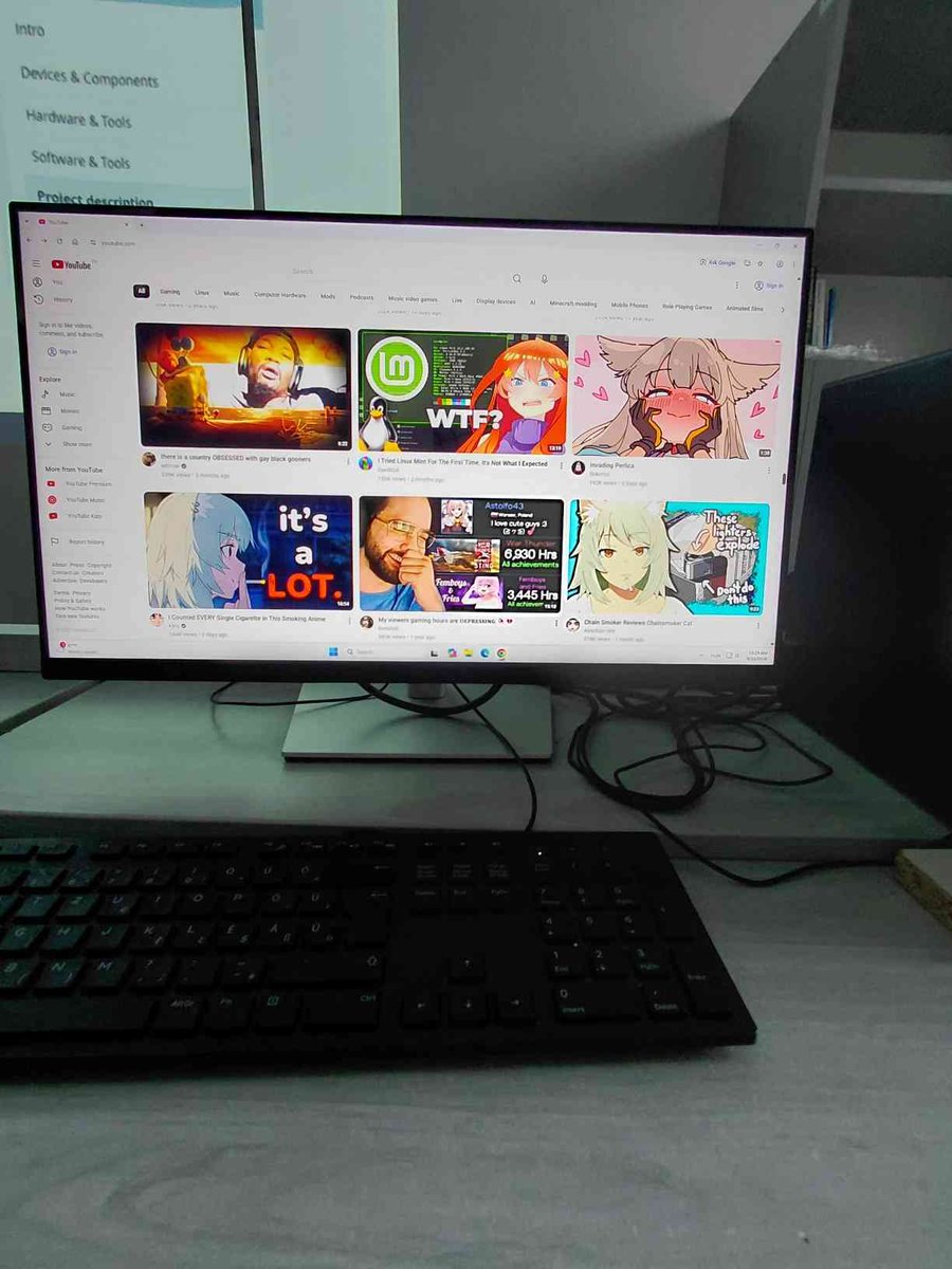 ferenc48_'s tweet photo. white people be like: yeah i watch anime and linux video essays on the school computer https://t.co/Vv6TQLsWoI