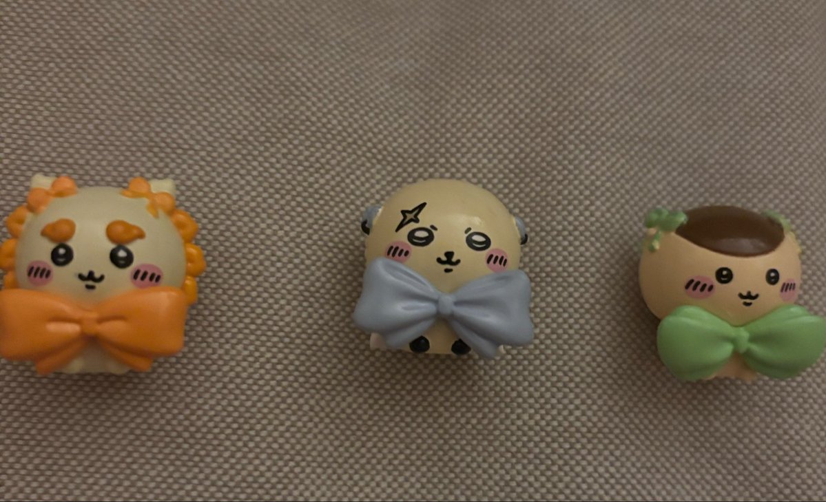 ld39l_'s tweet photo. ちいかわ びっくらたまご リボンなみんな　バスボム　交換

譲　シーサー、ラッコ、くりまんじゅう

求　うさぎ

※シーサー後ろ部分初期不良あり(3枚目)

都内手渡し>郵送

お心当たりのある方はリプorDMまでお願い致します。 https://t.co/pOb73obnqo